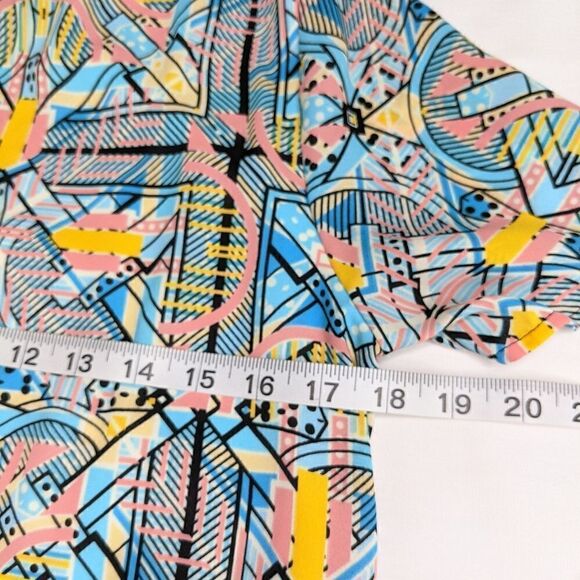 Everly Abstract Patterned Shift Dress - Picture 9 of 9